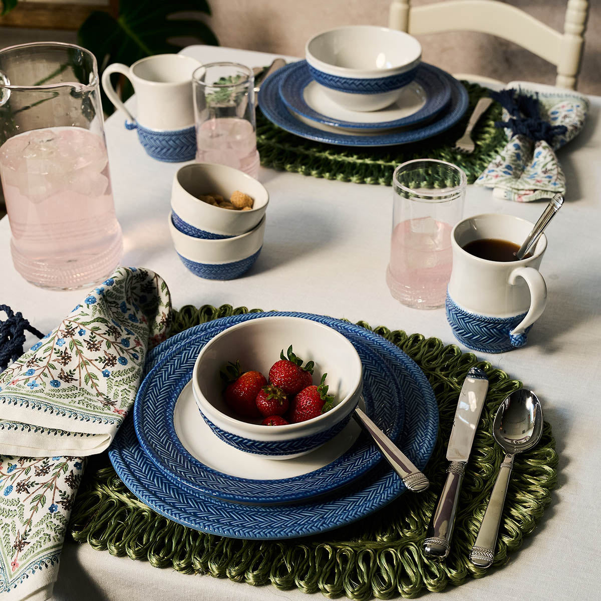 Table and Drinkware