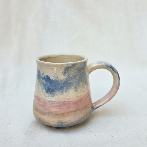 Curved Ceramic Mug with Comfortable Open Handle